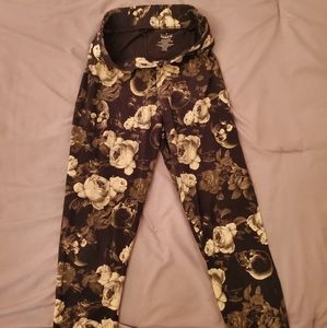 Torrid Skull and Roses Leggings Size 0